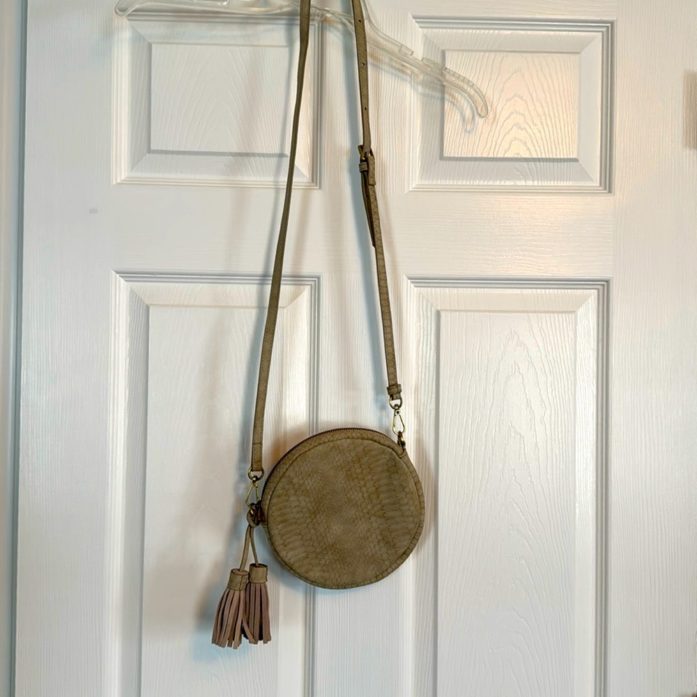Like New-super cute circle crossbody from Anthropologie.